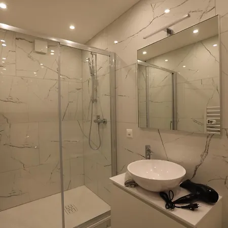 Apartament Taleda - Modern & Self Checkin In The Old Town *