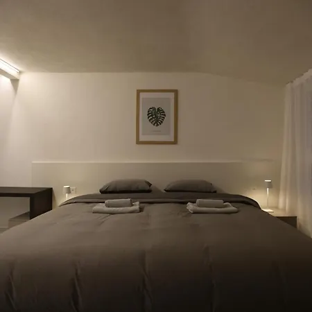 Taleda - Modern & Self Checkin In The Old Town Apartament *