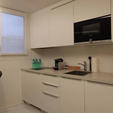 Taleda - Modern & Self Checkin In The Old Town Apartament