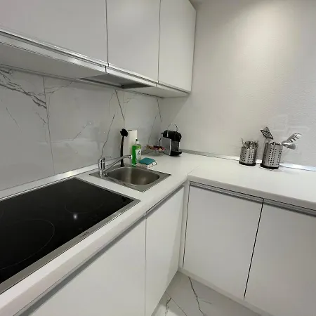 Apartament Taleda - Modern & Self Checkin In The Old Town Lugano