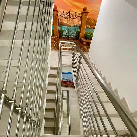 Taleda - Modern & Self Checkin In The Old Town Apartament *