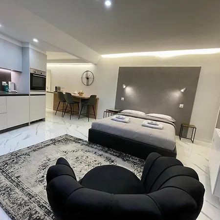 Taleda - Modern & Self Checkin In The Old Town Apartment