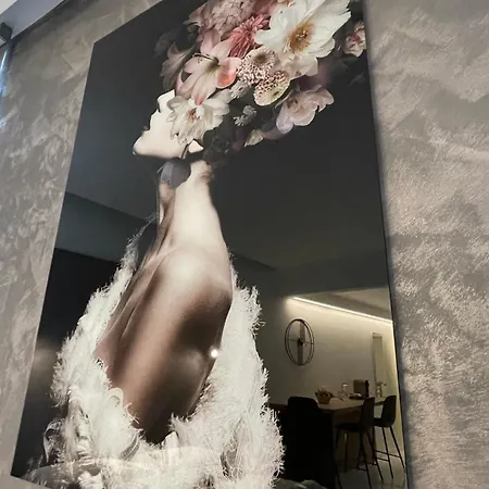 Taleda - Modern & Self Checkin In The Old Town Apartament