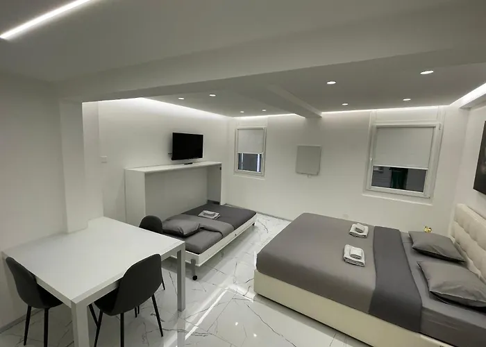 Taleda - Modern & Self Checkin In The Old Town Appartamento