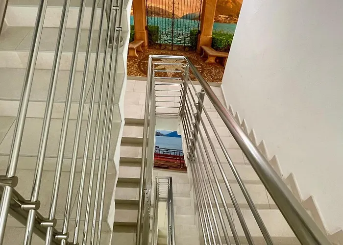 Taleda - Modern & Self Checkin In The Old Town Apartment *