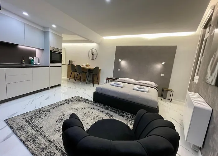 Taleda - Modern & Self Checkin In The Old Town Apartment